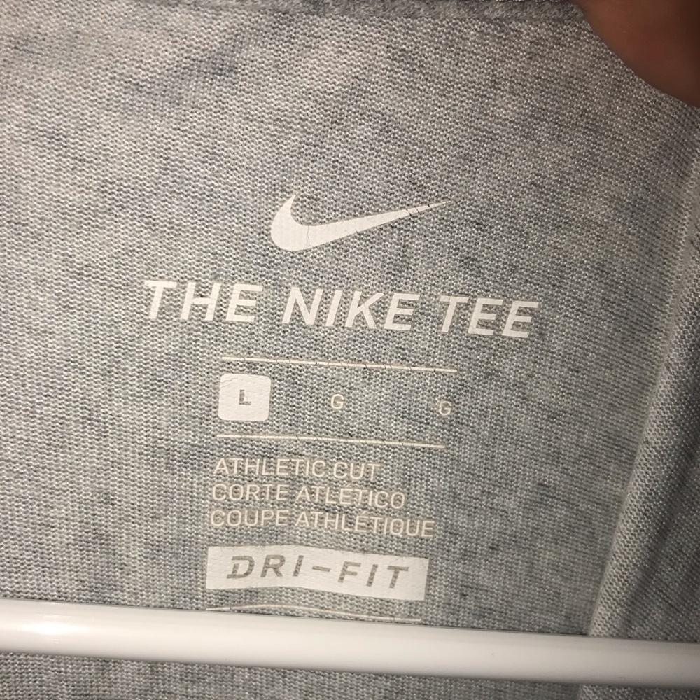 🤍DriFit Nike Top - Picture 3 of 3